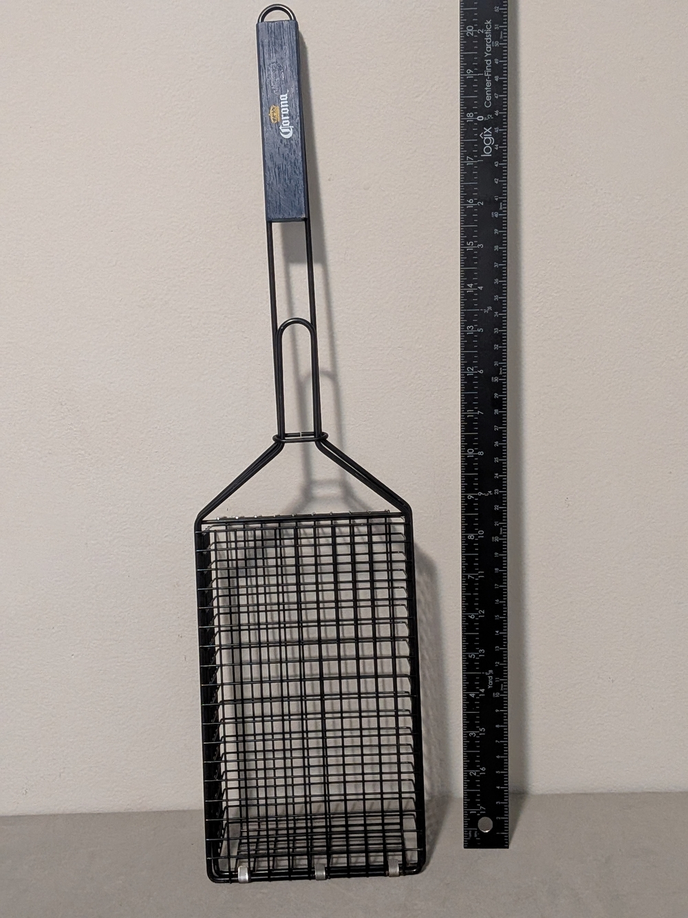 Corona Black Grill Basket with Wooden Handle - Black